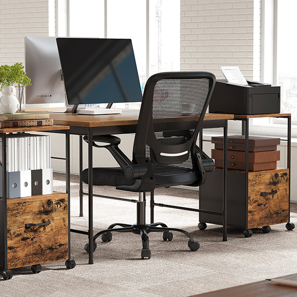 5 kusov nábytku, ktoré potrebuje každá kancelária