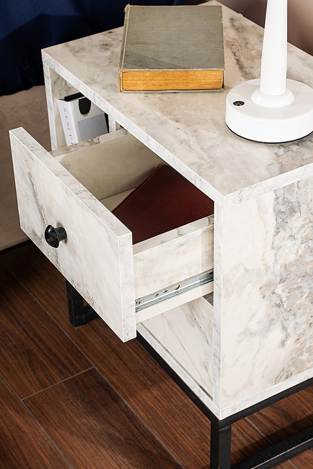 Nočný stôl Glimmer - Fressia Marble, Black-Vashome.sk